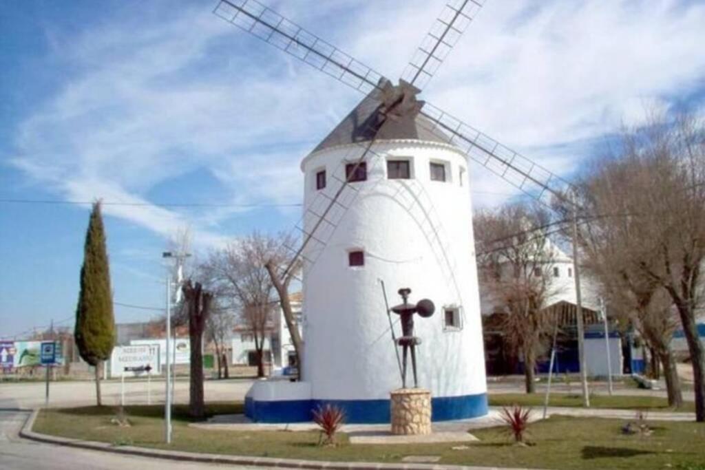 Vivienda Vacacional El Molino Argamasilla De Alba Bagian luar foto